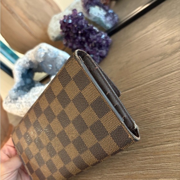 Louis Vuitton Damier Canvas Wallet - Picture 13 of 16